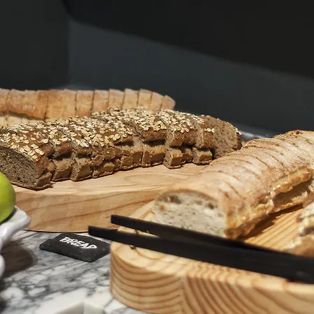 Πανσιόν Cheese & Wine