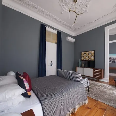 Lisbon Cheese & Wine Suites 4*