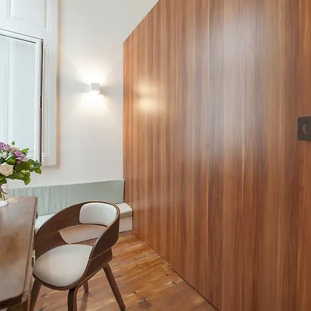 Guest house Lisbon Cheese & Wine Suites 4*