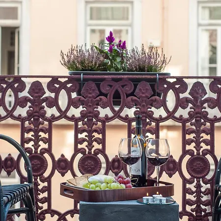 Guest house Lisbon Cheese & Wine Suites 4*