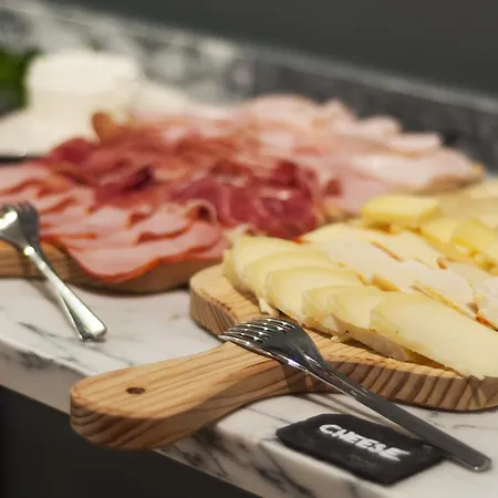 Lisbon Cheese & Wine Suites
