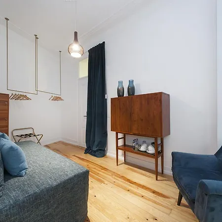 Lisbon Cheese & Wine Suites 4*