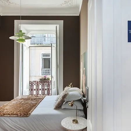 Guest house Lisbon Cheese & Wine Suites 4*