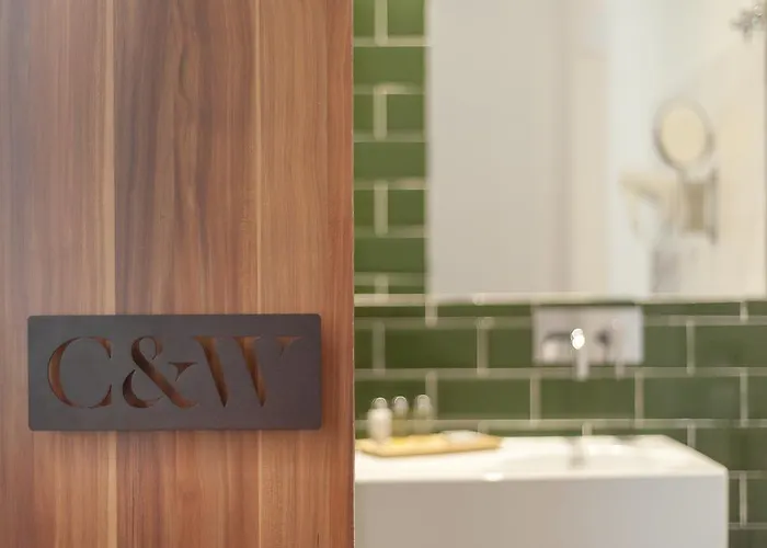 チーズ ＆ ワイン スイーツ ゲストハウス 4*